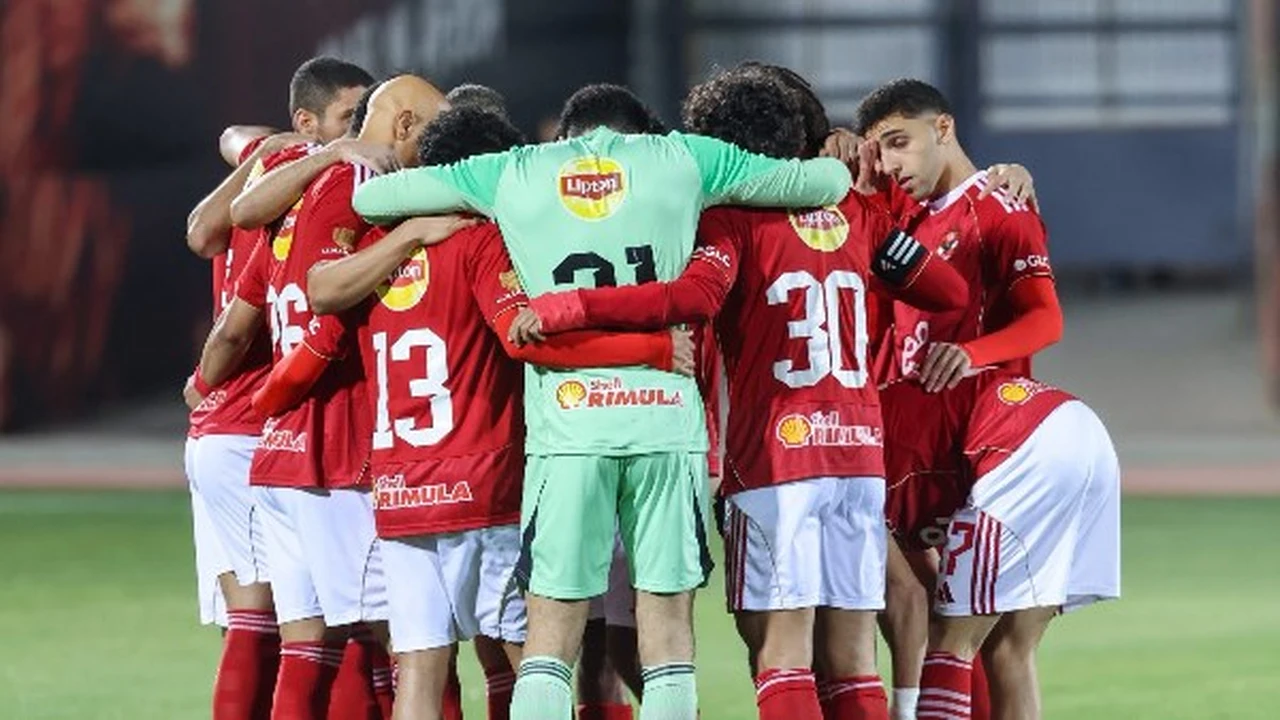 إعلامي: الأهلي لن يفرض عقوبات على اللاعبين قبل مواجهة الزمالك .. فيديو